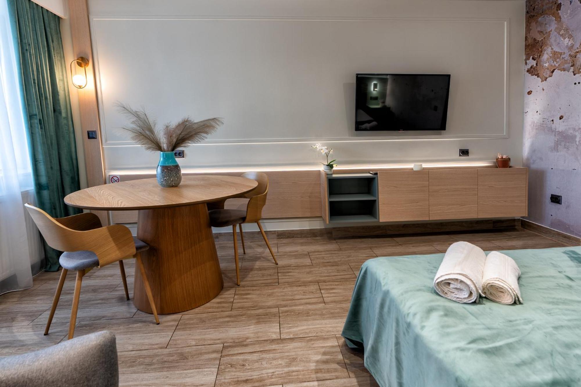 Marcos Studio Nice And Cozy Pitesti Ngoại thất bức ảnh