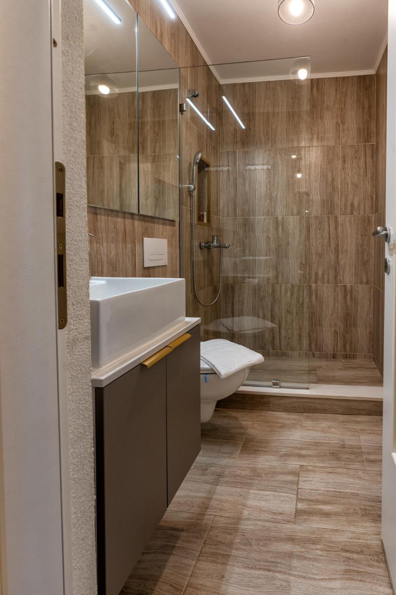 Marcos Studio Nice And Cozy Pitesti Ngoại thất bức ảnh